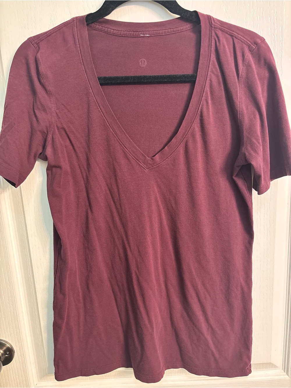 lululemon athletica Women’s V-Neck Short Sleeve Tee - Wine